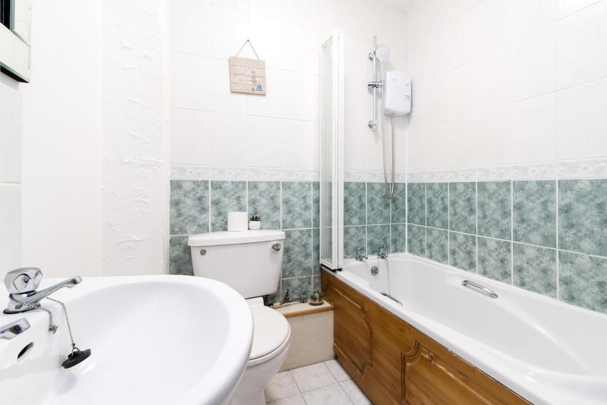 ノッティンガム Lambley Court - Cozy Break In Mapperleyアパートホテル エクステリア 写真